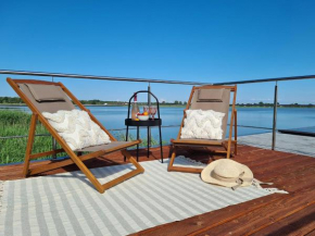 A comfortable house on the water for 5 people Łazy